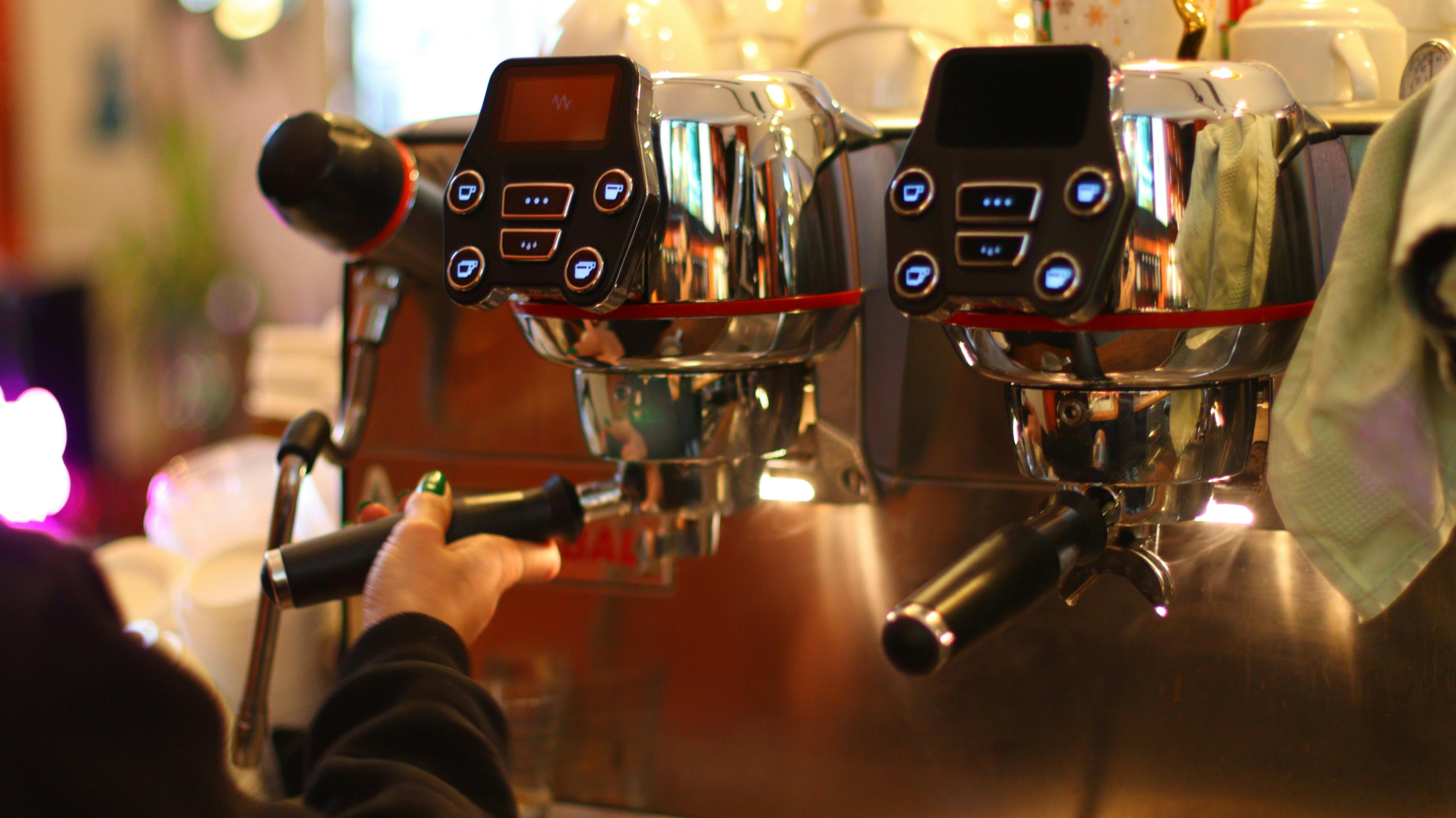 How Cafes Are Using Beverage Equipment to Thrive